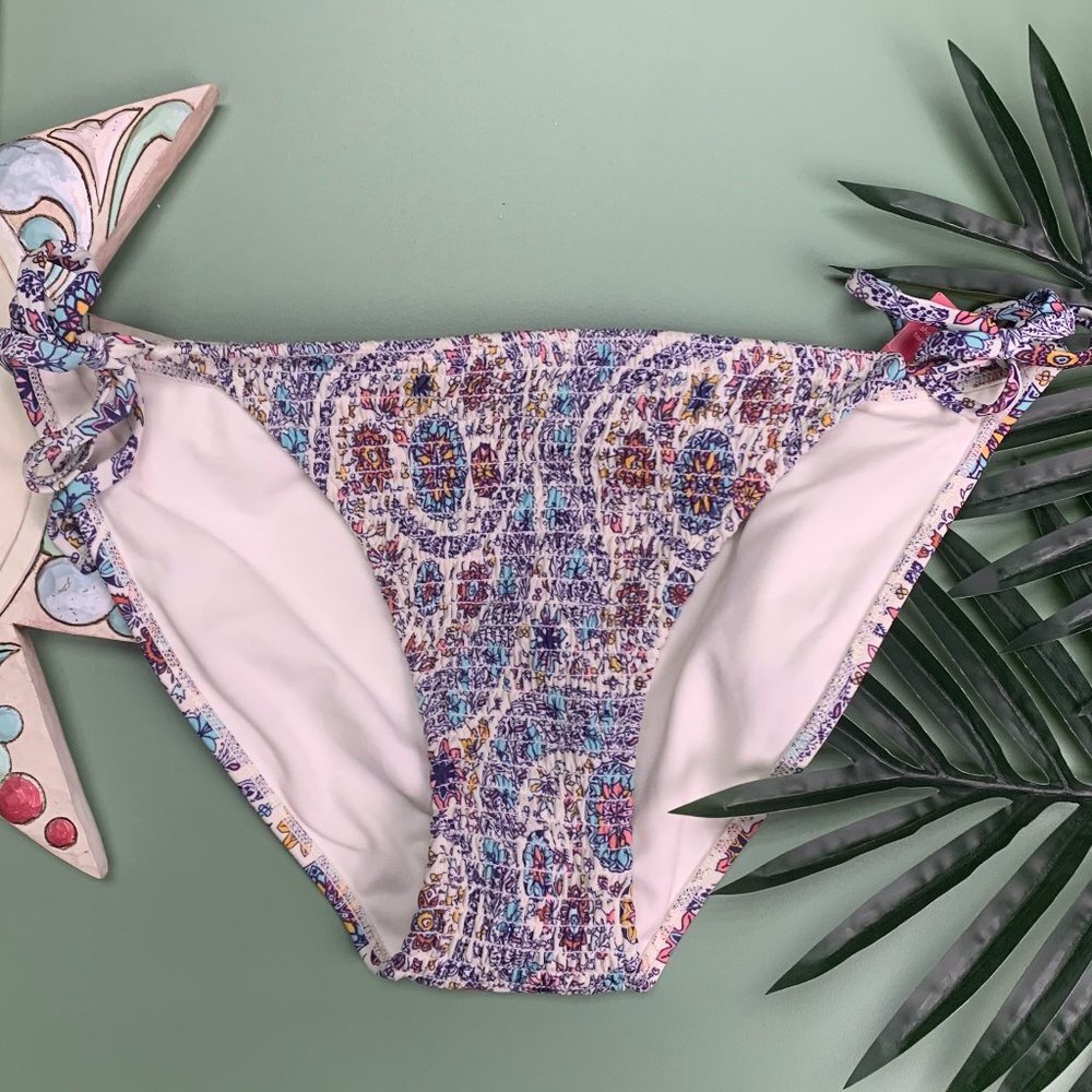 NWT Blue Paisley Shirred Bikini BOTTOMS W/ Side Ties Juniors - Xhilaration